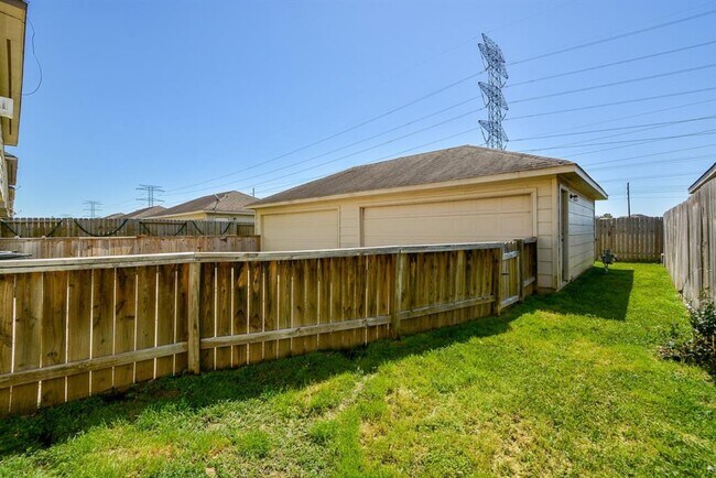Building Photo - 16843 Mammoth Springs Dr