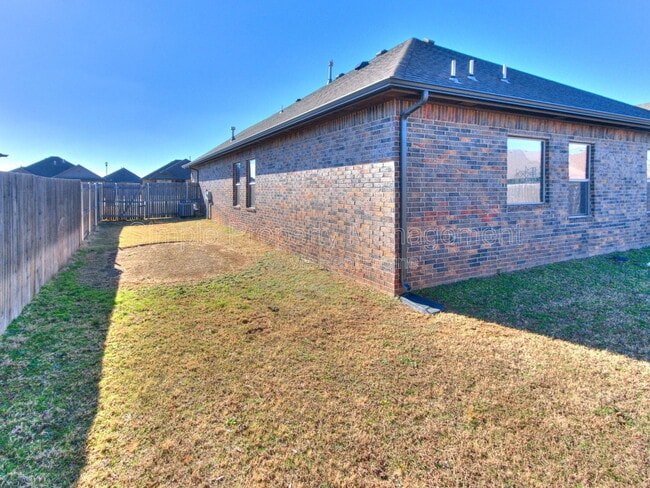 Building Photo - 20575 Pioneer Dr