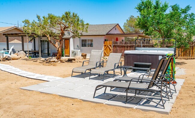 Building Photo - Fully Furnished Home in Yucca Valley