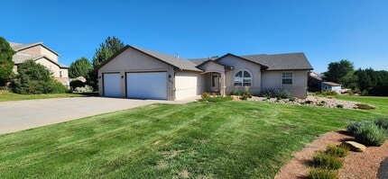 Building Photo - ALL PROSPECTIVE TENANTS MUST SUBMIT A $58 ...