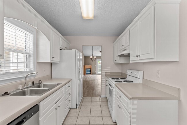 Building Photo - 2016 Caton Dr