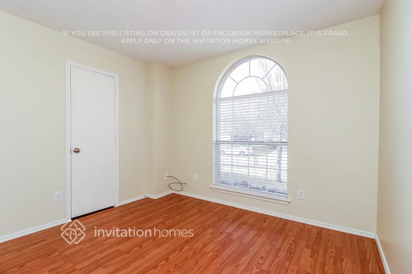 Building Photo - 8724 Eaglestone Way