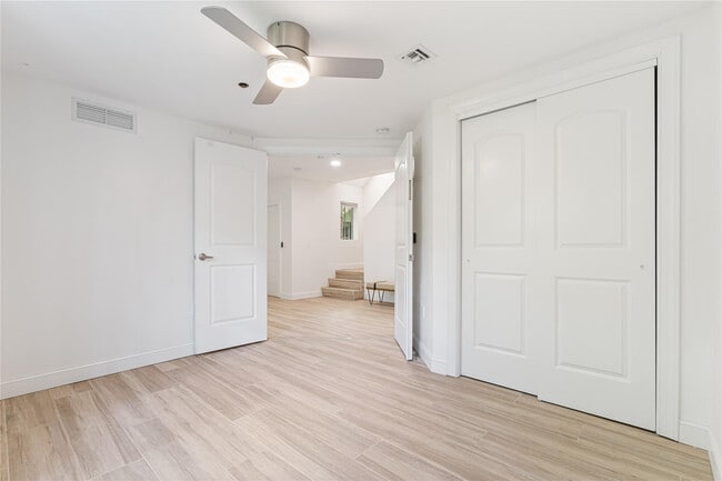 Building Photo - 630 SE 15th St