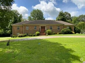 Building Photo - 210 Walnut Dr