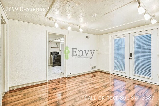 Building Photo - 2699 Dearborn St