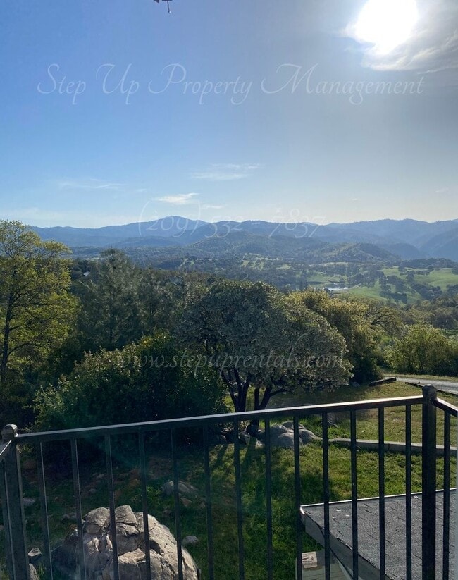 Building Photo - Elegant Mountain-View Home with Solar, Wel...