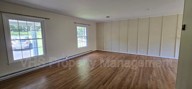 Building Photo - 7297 Moss Ln