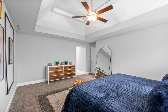 Building Photo - Modern 6-Bedroom Home with Open Layout & S...