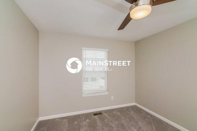 Building Photo - 3 Bedroom Pet-Friendly Home in Jeffersonvi...