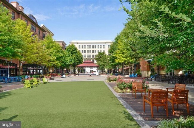 Building Photo - 464 Winding Rose Dr