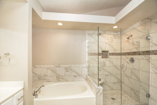 Building Photo - 103 Talon Dr