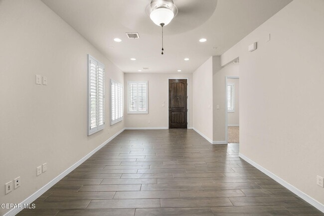 Building Photo - 14735 Pebble Hills Blvd