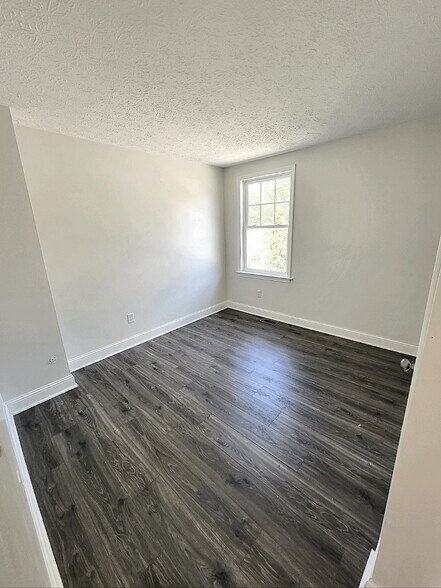 Building Photo - 1300 Cortina Ln