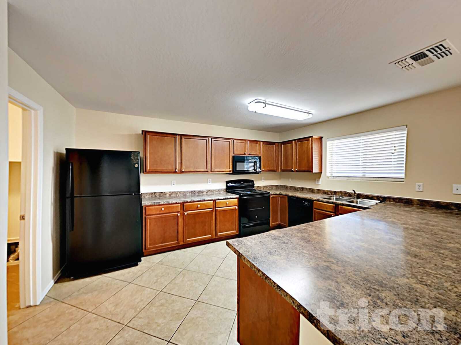 Building Photo - 45015 Bahia Dr