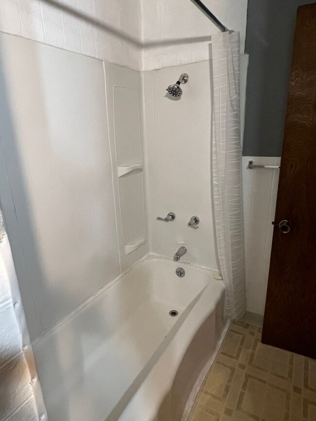 Building Photo - Charming 2 Bedroom In Little Italy Near Old Market and Downtown!!