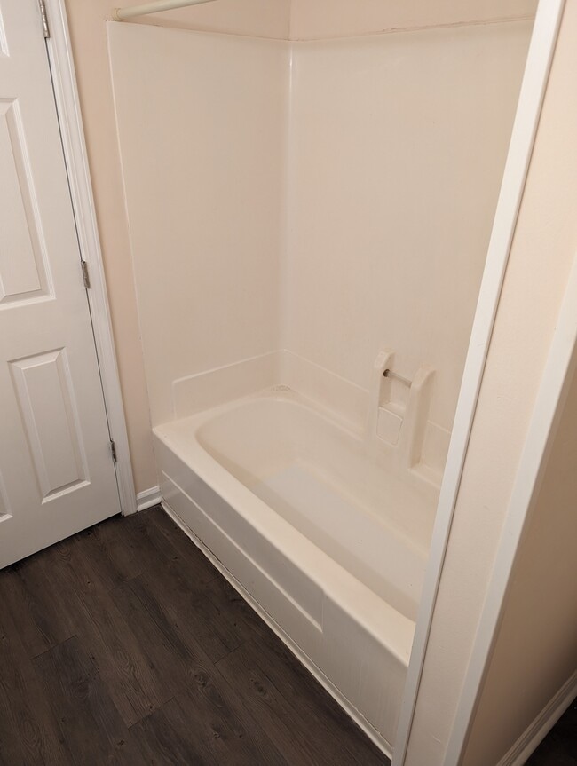 2nd floor bathroom - 251 Knight Dr
