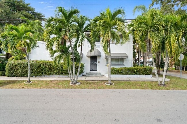 Building Photo - 3262 Elizabeth St