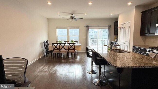 Building Photo - 743 Quarry Hill Rd