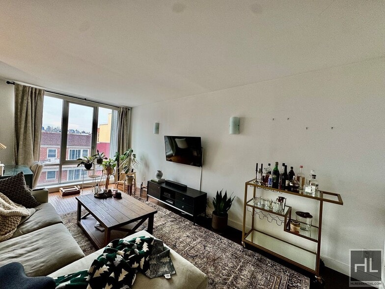 Building Photo - 37 STREET