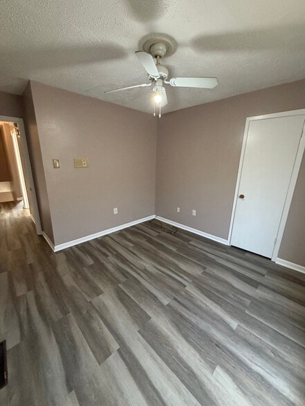 Building Photo - 4506 Laplace St