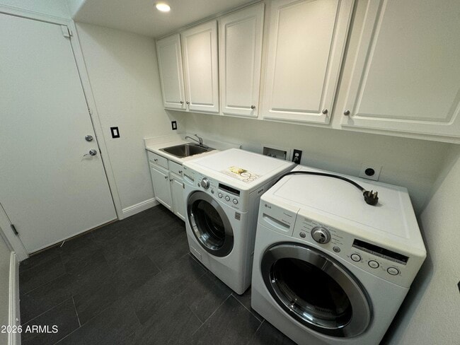 Building Photo - 1127 W Mesquite St