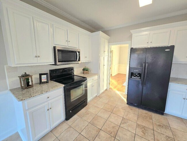 Building Photo - 4876 Rolling Hill Rd