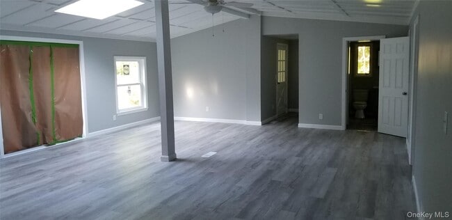 Building Photo - 542 W Broadway