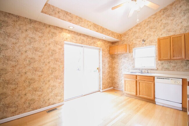 Building Photo - 6910 Brint Rd