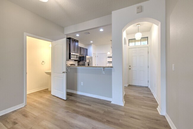 Building Photo - 5116 Bay Isle Cir