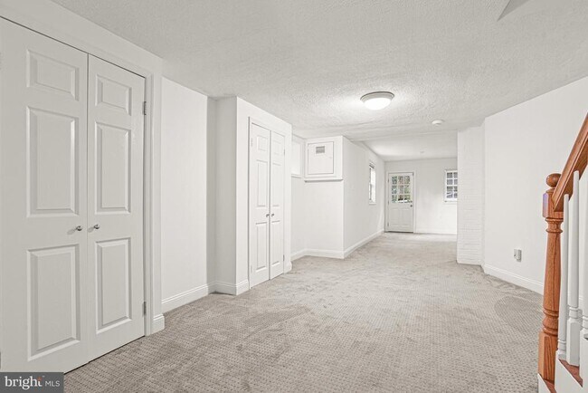 Building Photo - 4810 Rockwood Pkwy NW