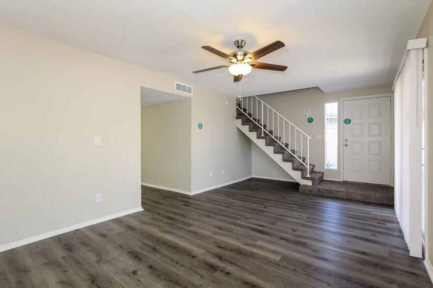 Building Photo - 909 E Marco Polo Rd