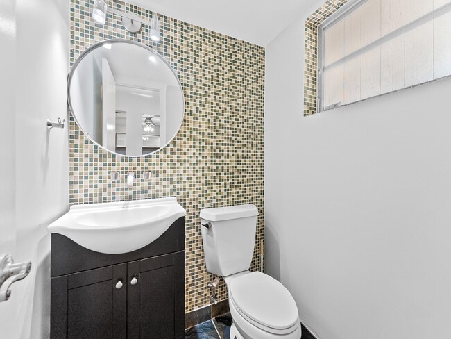 Building Photo - 2226 Nova Village Dr