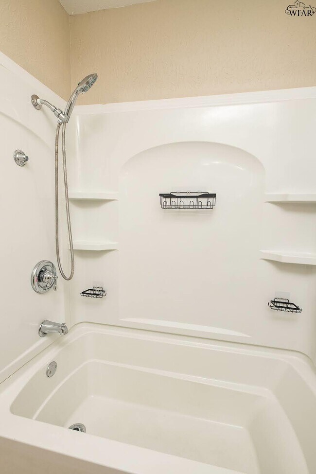 Building Photo - 1046 Jan Lee Dr