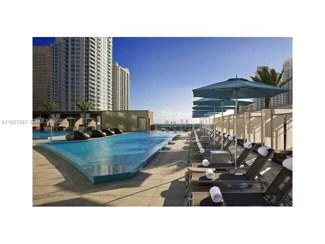 Building Photo - 200 Biscayne Blvd Way