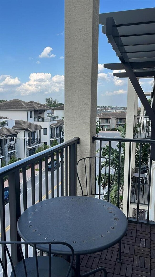 Building Photo - 4740 NW 84th Ct