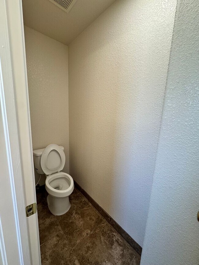 Building Photo - 1326 Magoffin Pl
