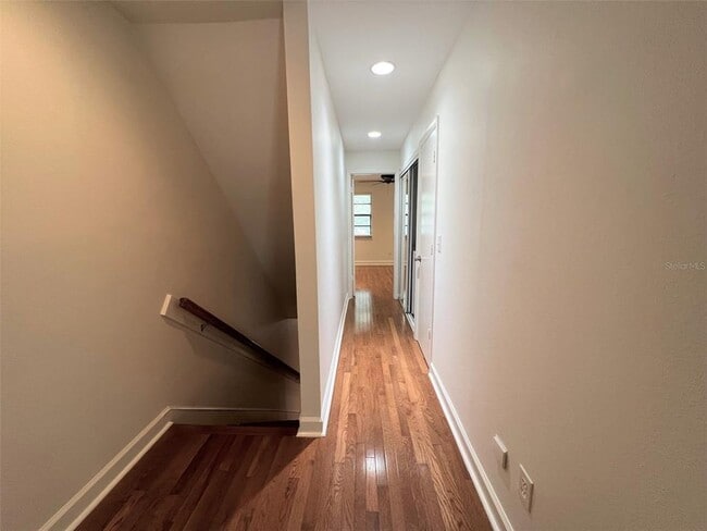 Building Photo - 3009 W Grovewood Ct