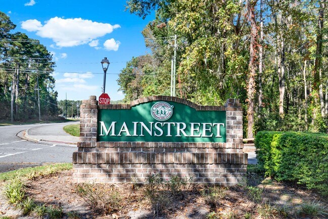 Building Photo - Available NOW