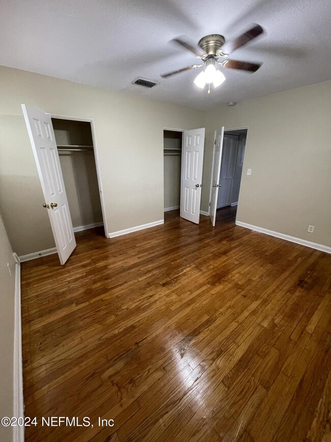 Building Photo - 1038 Arco Dr