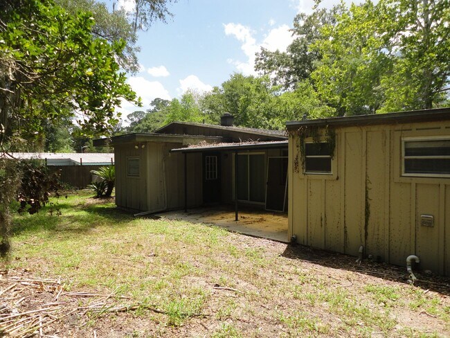 Building Photo - 401 NW 36th Ter