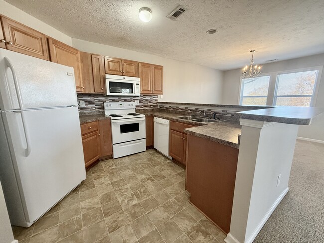 Building Photo - 1006 Brookhollow Dr