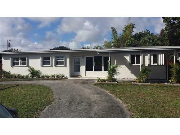 Building Photo - 20322 NE 14th Ct