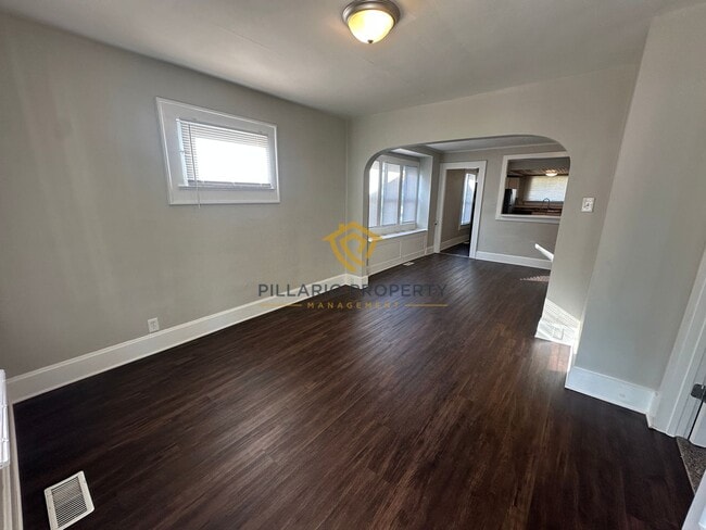 Building Photo - Stylish & Updated 3 Bedroom / 1.5 Bath Home – Move-In Ready!