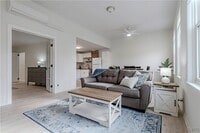 Building Photo - 16 College St