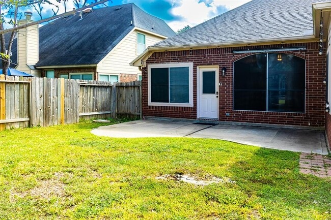 Building Photo - 16818 Benwick Dr