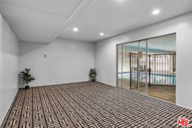 Building Photo - 1515 S Beverly Dr