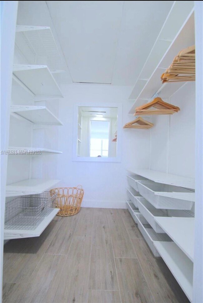 Building Photo - 1500 Bay Rd