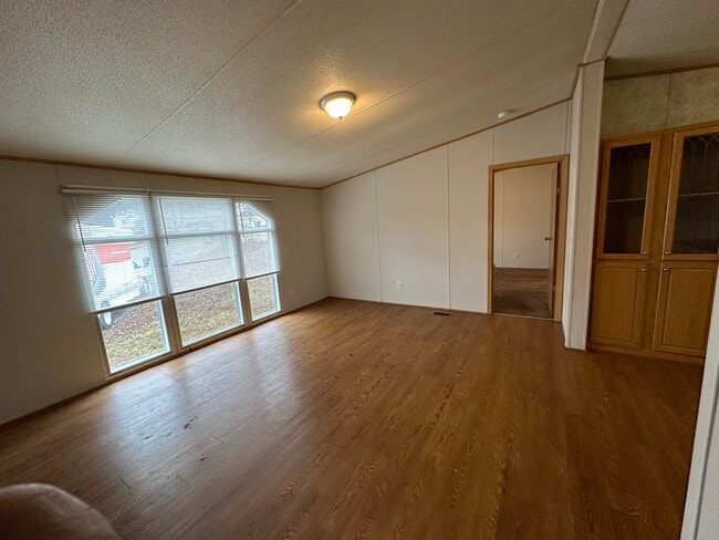 Building Photo - 19 Barnhart Ln