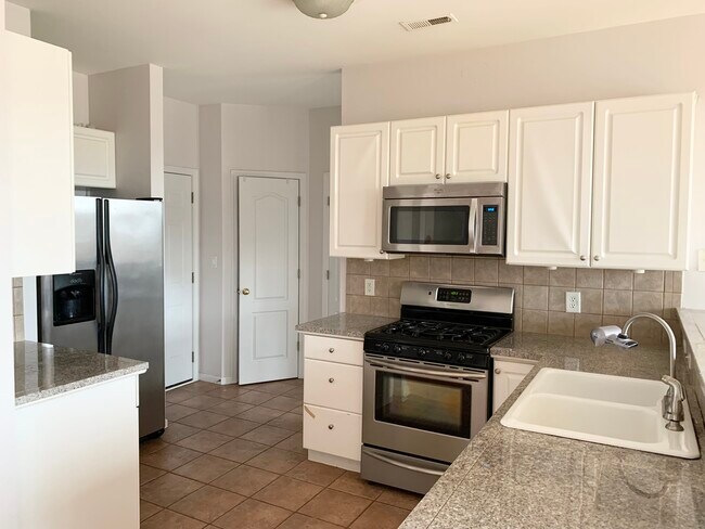 Building Photo - 331 Mirramont Ct