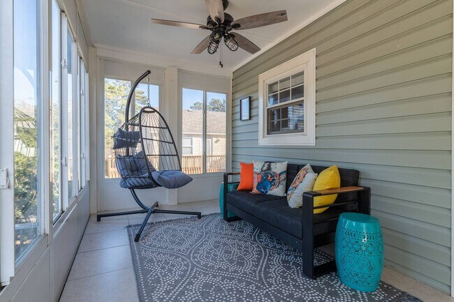 Building Photo - 909 Indian Dr